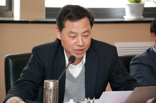 联席会会长、南京大学人事处处长王振林介绍南大情况